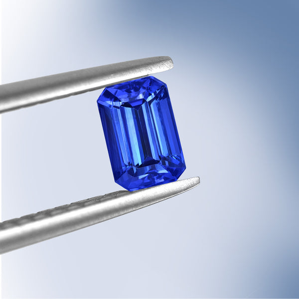 5.45ct Emerald cut Certified AAAA Tanzanite Gemstone 11.84x7.94mm