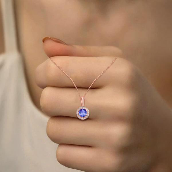 0.7ct Round Tanzanite Pendant with 0.089 cttw Diamond