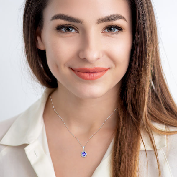 0.7ct Round Tanzanite Pendant with 0.089 cttw Diamond