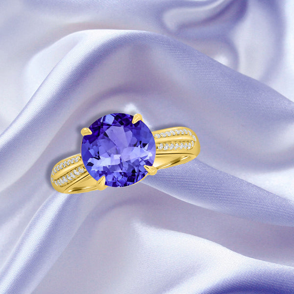 5ct Round Tanzanite Ring with 0.13 cttw Diamond