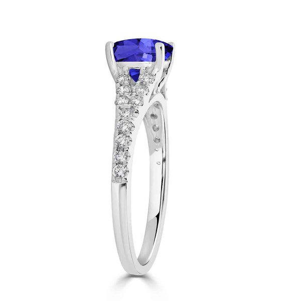 1.4ct Round Tanzanite Ring with 0.33 cttw Diamond