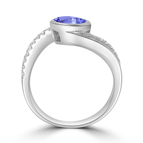 1.8ct Oval Tanzanite Ring with 0.19 cttw Diamond