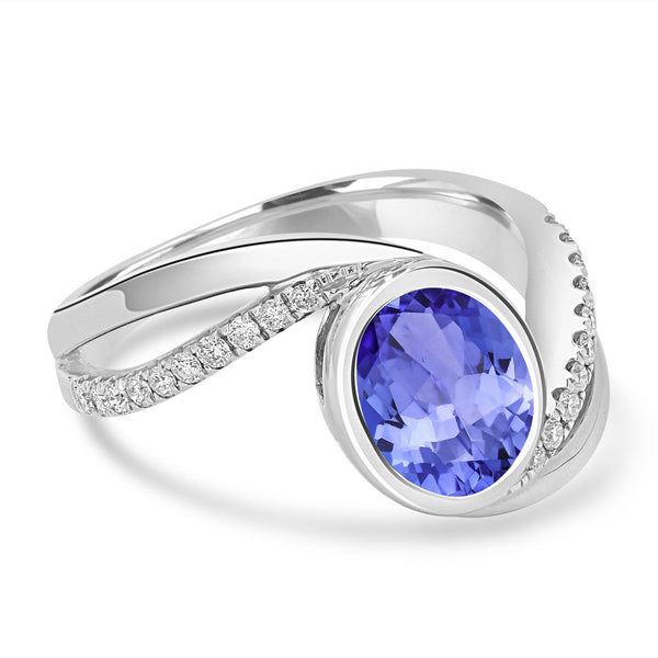 1.8ct Oval Tanzanite Ring with 0.19 cttw Diamond