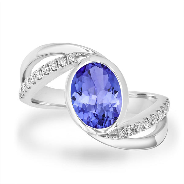 1.8ct Oval Tanzanite Ring with 0.19 cttw Diamond