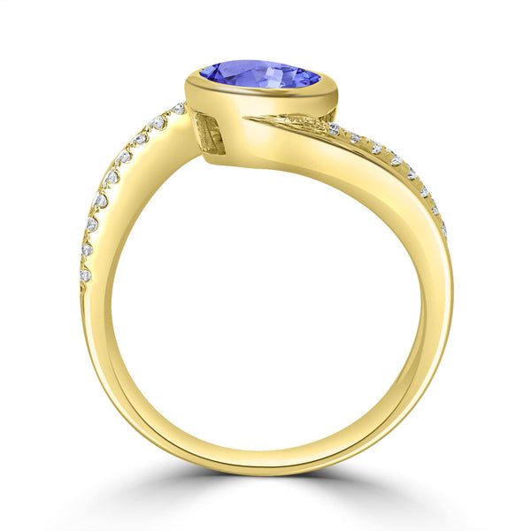 1.8ct Oval Tanzanite Ring with 0.19 cttw Diamond