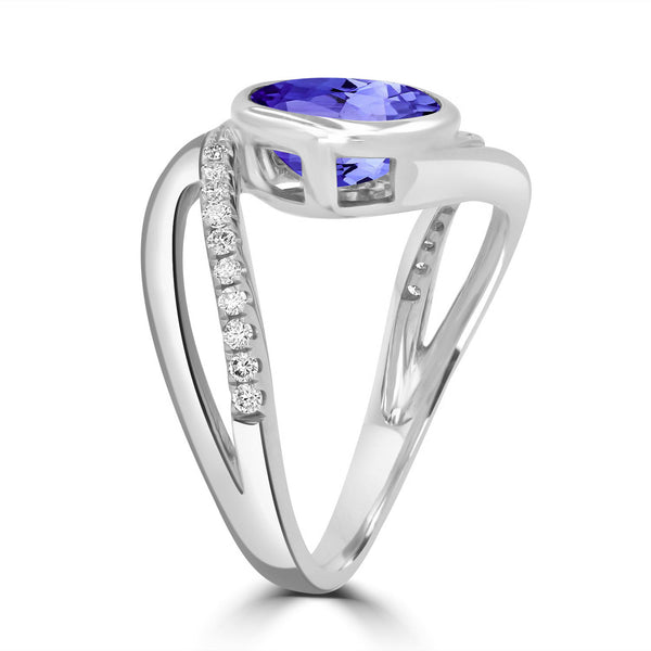 1.8ct Oval Tanzanite Ring with 0.19 cttw Diamond