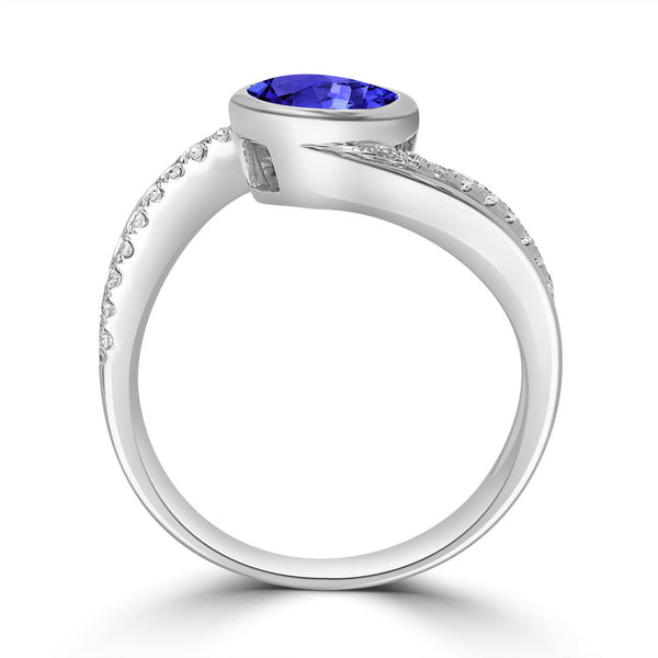 1.8ct Oval Tanzanite Ring with 0.19 cttw Diamond