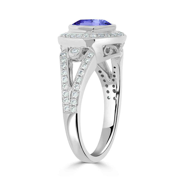 1.4ct Round Tanzanite Ring with 0.4 cttw Diamond