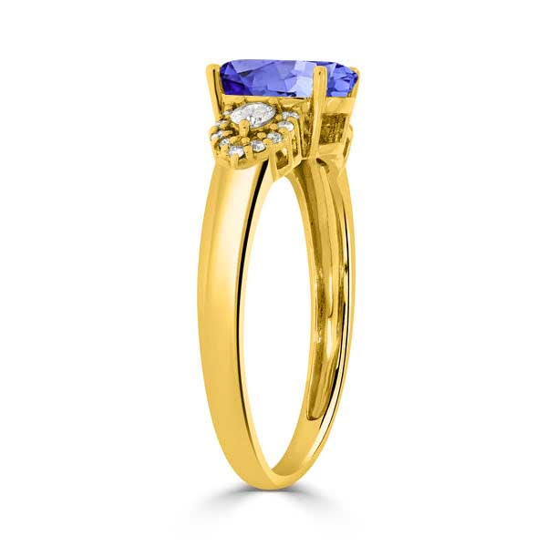 1.45ct Oval Tanzanite Ring with 0.19 cttw Diamond