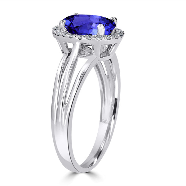 1.8ct Oval Tanzanite Ring with 0.17 cttw Diamond