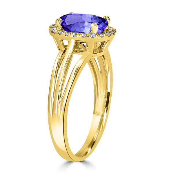 1.8ct Oval Tanzanite Ring with 0.17 cttw Diamond