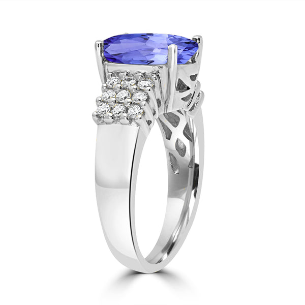 3.9ct Oval Tanzanite Ring with 0.39 cttw Diamond