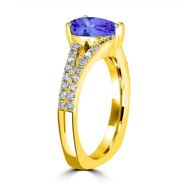 1.75ct Pear Shape Tanzanite Ring with 0.37 cttw Diamond