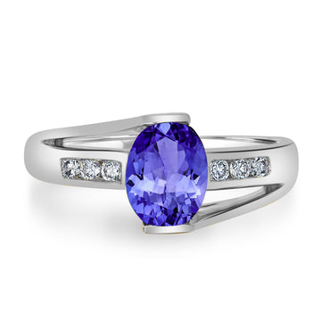 1.2ct Oval Tanzanite Ring with 0.13 cttw Diamond