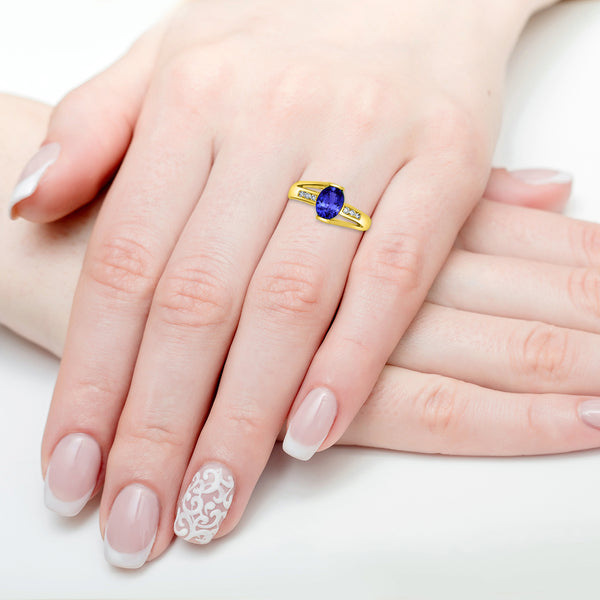 1.2ct Oval Tanzanite Ring with 0.13 cttw Diamond