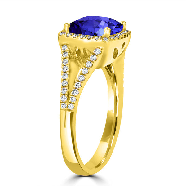 2.4ct Cushion Tanzanite Ring with 0.32 cttw Diamond